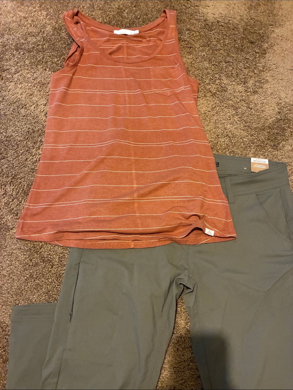 PRANA. NEW Women’s Size 10 Green Stretch Utility Pants. Can roll up. PLUS TANK.